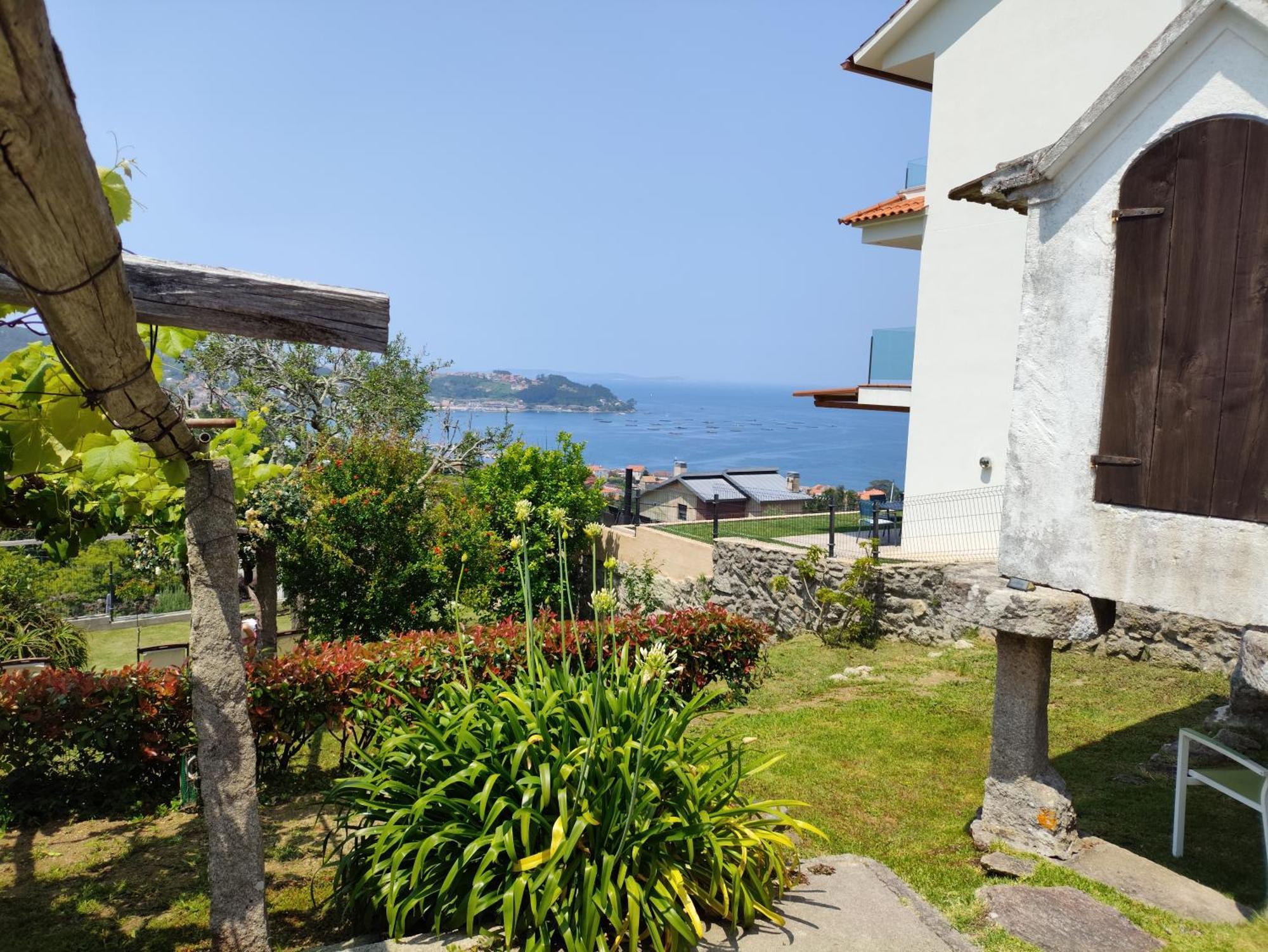 Vila A Barraca. Casa Con Jardin Y Vistas A La Ria Bueu Exteriér fotografie